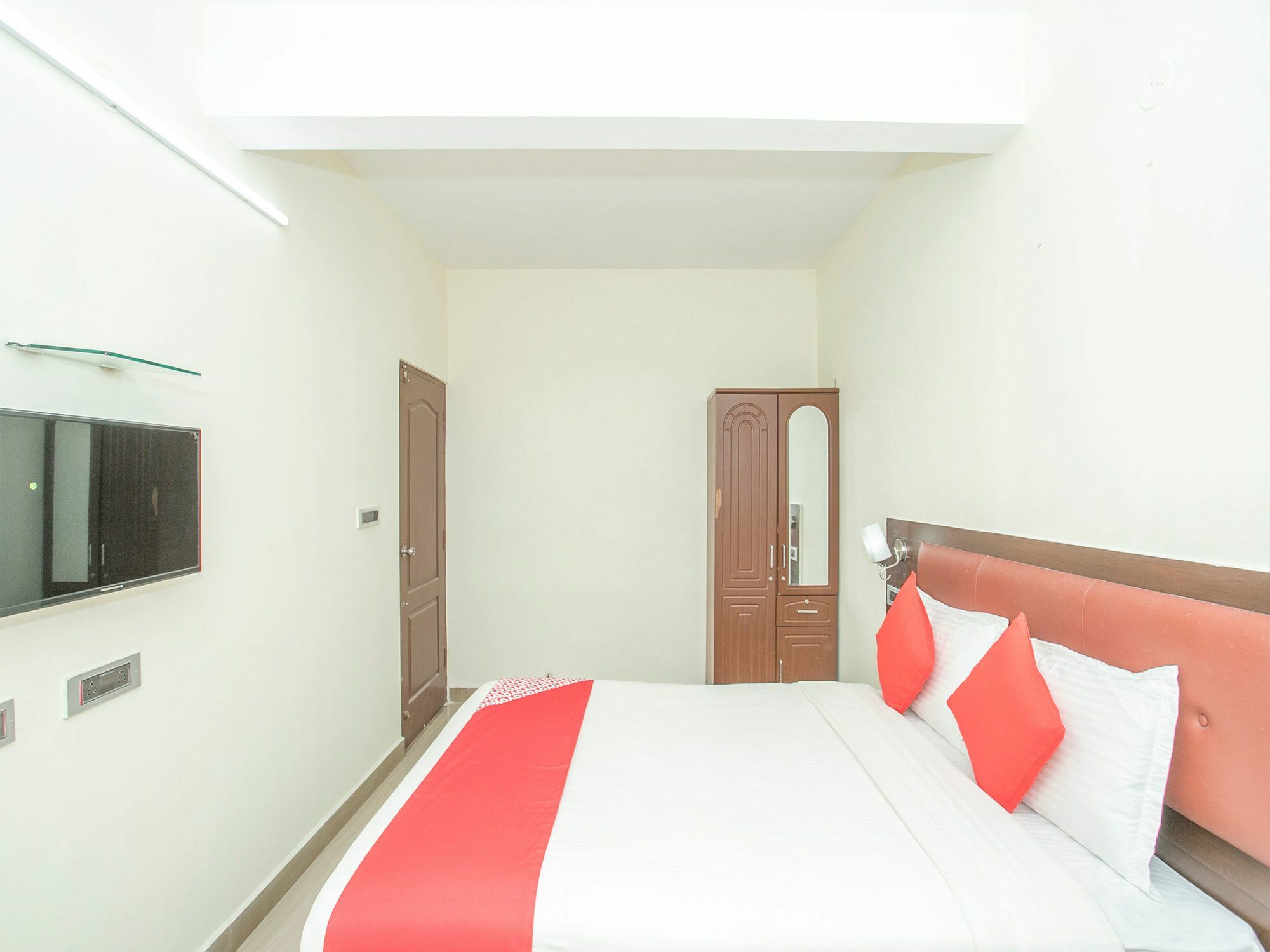 Oyo 13170 Victory Suites Бангалор Екстериор снимка